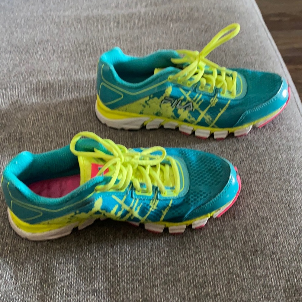 Running shoes